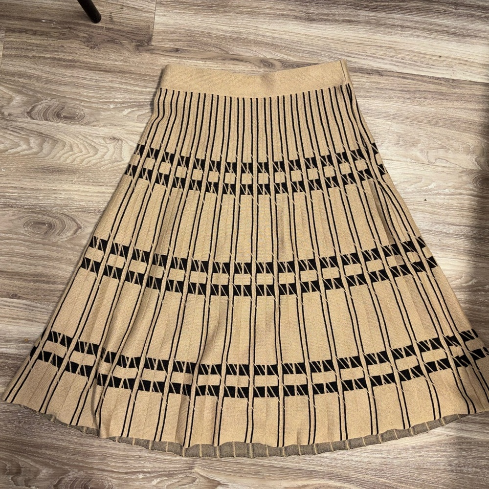 Emma & Posh Tan and Black A-Line Skirt – Medium